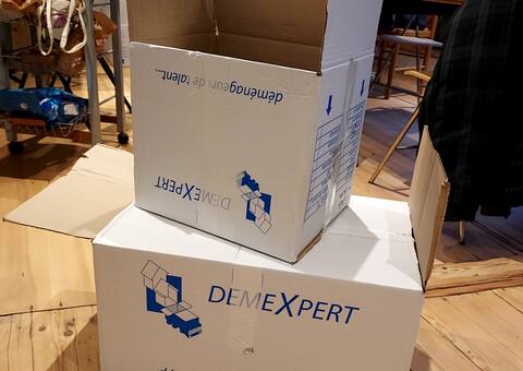 Bricolage cartons de déménagement, 1ère utilisation, +/- 100 ex