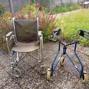 Divers fauteuil roulant et déambulateur