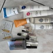 Divers échantillons et crème en tout genre