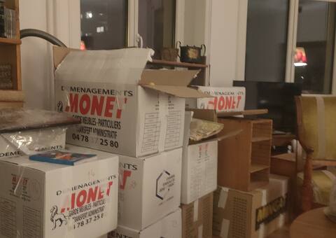 Divers cartons déménagement
