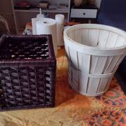 Divers 2 poubelles en bois
