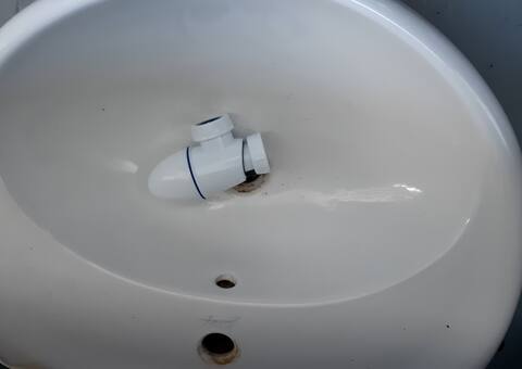 Divers Lavabo avec siphon