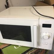 Electroménager micro-ondes Whirlpool en excellent état.