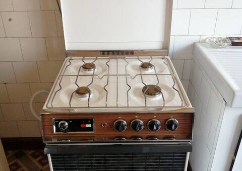 Electroménager une cuisinière à gaz Sholtes