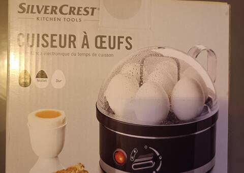 Electroménager cuiseur à oeufs tout neuf emballe
