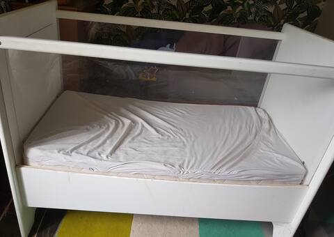 Equipements pour Bébé, Enfants, Puériculture lit bébé +matelas bon état