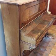 Instruments de musique piano droit KLUSSMANN