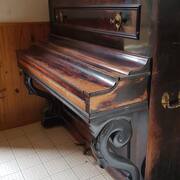 Instruments de musique piano droit, cadre bois