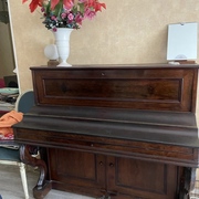 Instruments de musique un joli piano droit
