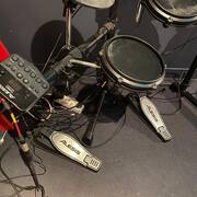 Instruments de musique batterie électronique Alesis
