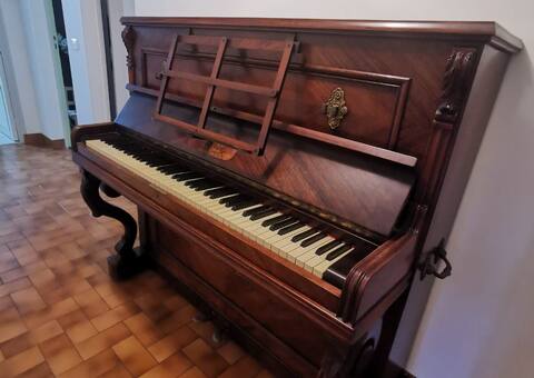 Instruments de musique piano droit