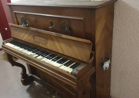 Instruments de musique PIANO