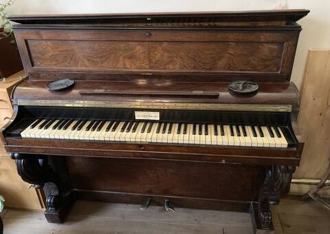 Instruments de musique piano Pleyel 1959 (collection)