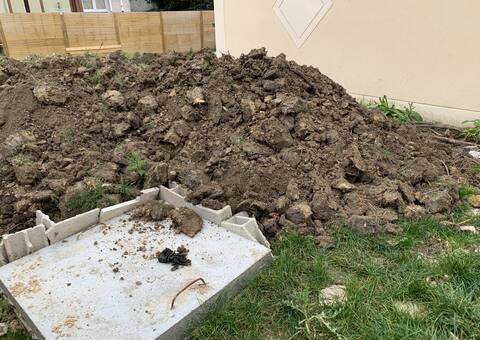Jardinage terre végétale très propre