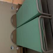 Literie 100 lits avec matelas, chevets, tables