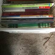 Livres-Revues manuels scolaires