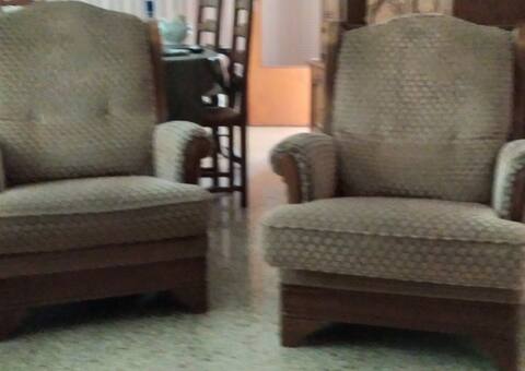 Meubles deux fauteuils en chene