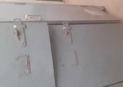 Meubles armoire en fer