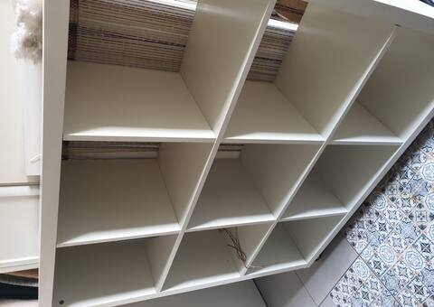 Meubles etagere blanche 9 cases à roulette