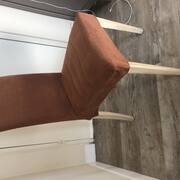 Meubles 4 chaises en bon état