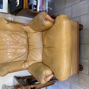 Meubles un ensemble très confortable composé d'un canapé et de deux fauteuils