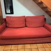 Meubles canapé 3 places rouge en bon état