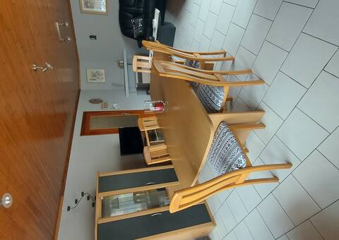 Meubles salle à manger complète état NEUF ton hêtre clair et anthracite.
