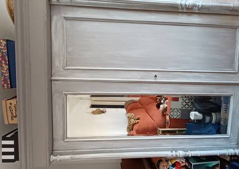 Meubles armoire penderie gris cérisé et petit meuble gris cérusé
