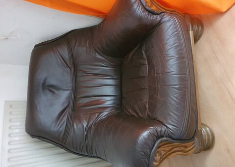 Meubles fauteuil en cuir & bois