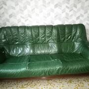 Meubles donné canapé 3 places et deux fauteuils