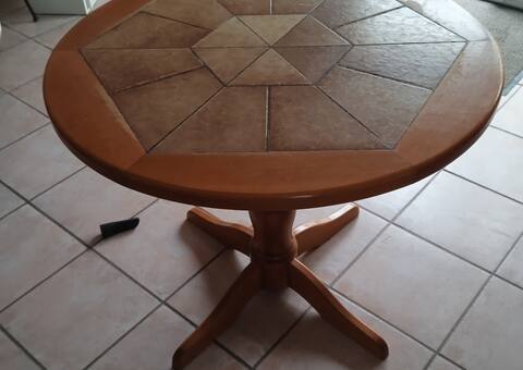 Meubles table de cuisine bon état