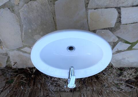 Meubles lavabo , marbre sous lavabo,  mitigeur