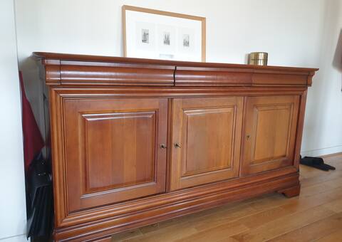 Meubles buffet et table en merisier très bon état
