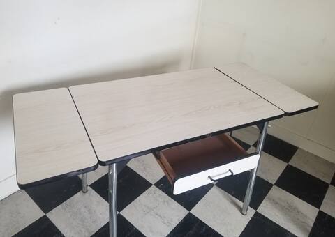 Meubles table formica très bon état