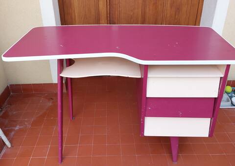 Mobilier bureau en bon état pour adulte ou enfant