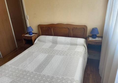 Mobilier lit 2 places avec deux chevets
