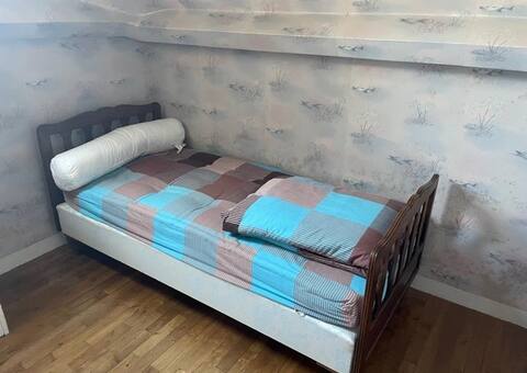 Mobilier lit une place en bois