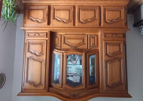 Mobilier living louis 14 très bon état (très urgent )