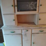 Mobilier contre bons soins buffet Mado de mon enfance, à poncer et repeindre.