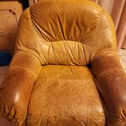 Mobilier 2 fauteuils en cuire en l'etat