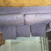 Mobilier canapé convertible avec ses deux accessoires