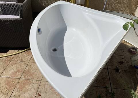 Mobilier baignoire d'angle