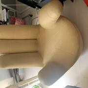 Mobilier fauteuils mains
