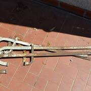 Outillage serres-joints de maçonnerie