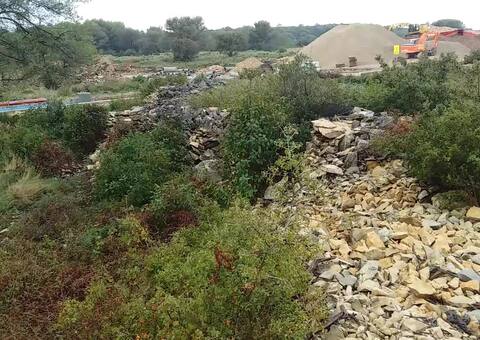 Terre et gravats clapas