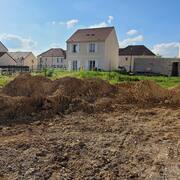 Terre et gravats terre suite à une construction maison individuelle