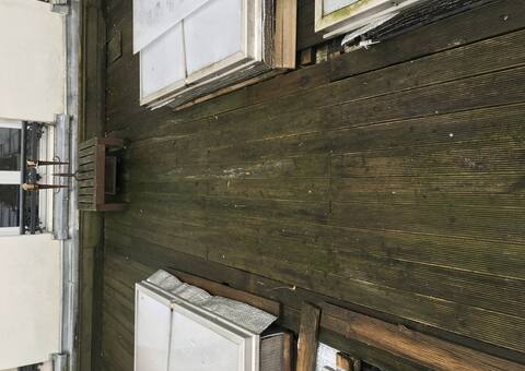Terre et gravats Planches en pin pour terrasse