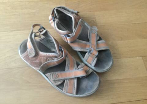 Vêtements sandales de marche Quechua