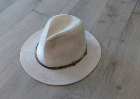 Vêtements chapeau